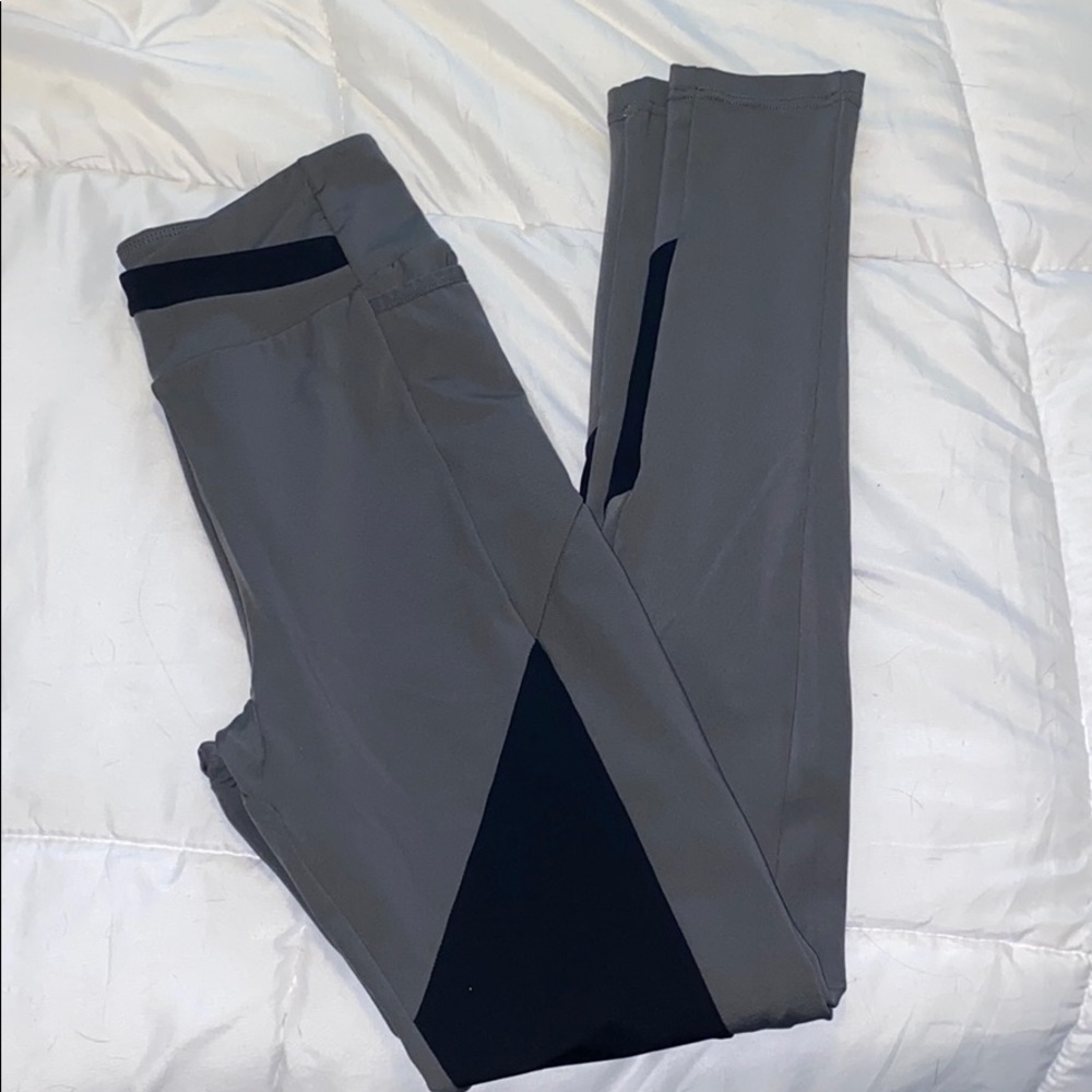 Gym shark leggings
